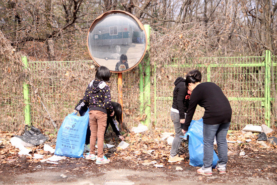 2c5d267e54614adad4f49f51441dd0795695e56f