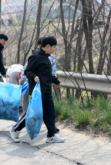 84afaf0cb3be1dca4db6bbb2ba2bce935695e567