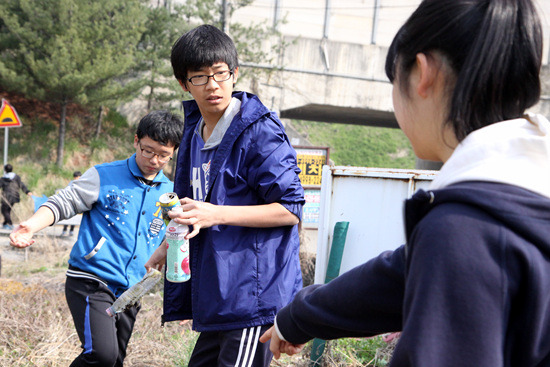 f28b4b9966da2eae613bbe288a9fccc65695e574